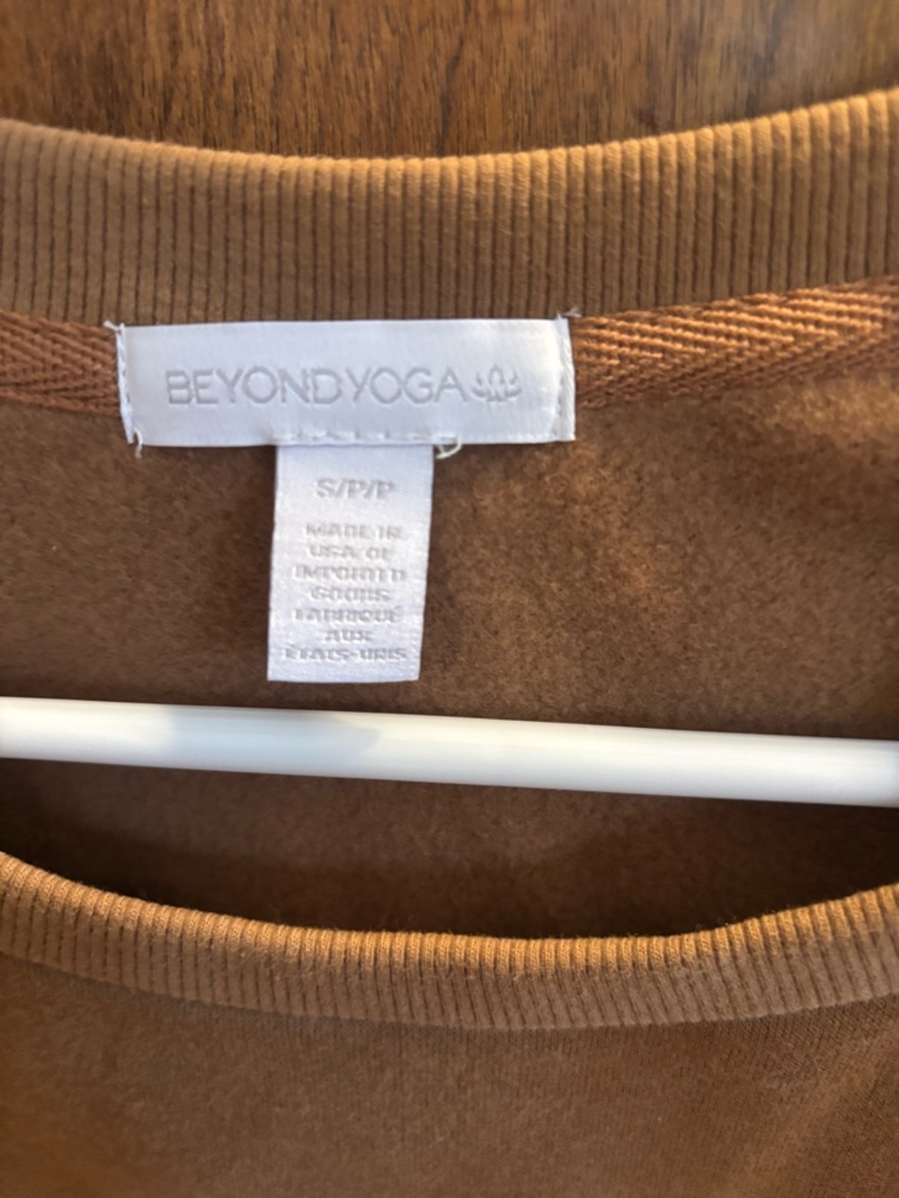 NWT Beyond Yoga Cropped Crewneck Sweatshirt - Brown - Picture 4 of 4